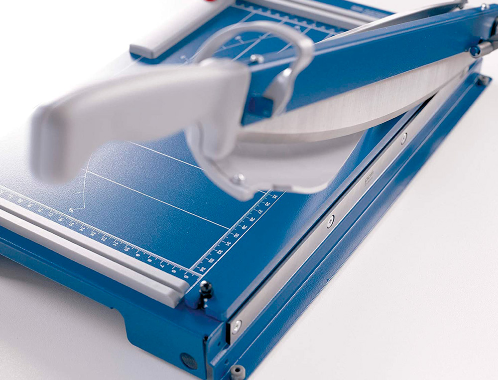 CISALHA DAHLE PROFISSIONAL PREMIUM 561 DE ALAVANCA DIN A4 METALICA CAPACIDADE DE CORTE 35 FOLHAS
