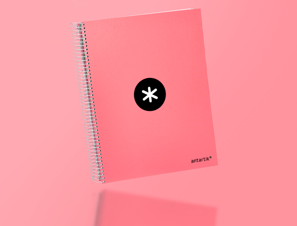 CADERNO ESPIRAL DIN A4 ANTARTIK CAPA FORRADA 120F 100 GR PAUTADO 5 BANDAS 4 FUROS COR CORAL