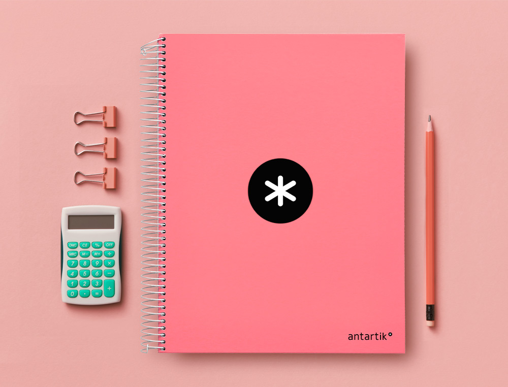 CADERNO ESPIRAL DIN A4 ANTARTIK CAPA FORRADA 120F 100 GR PAUTADO 5 BANDAS 4 FUROS COR CORAL