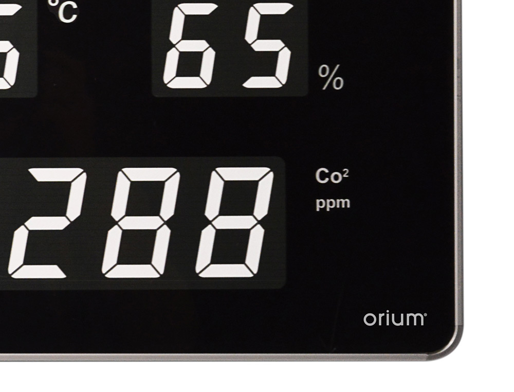 RELOGIO ORIUM CEP COM MEDIDOR DE CO2 ECRA LED ALARME PERSONALIZAVEL E SENSOR DE INFRARVERMELHOS 400X360X40 MM