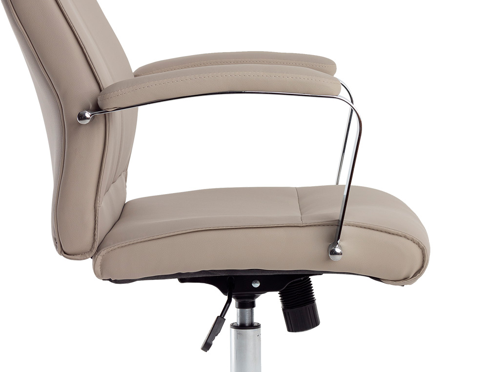 CADEIRA DE DIRECAO Q-CONNECT MODENA IMIT DE PELE BASE METAL ALT MAX 1210 MM LARG 630 MM PROF 650 MM RODAS PREMIUM COR CI