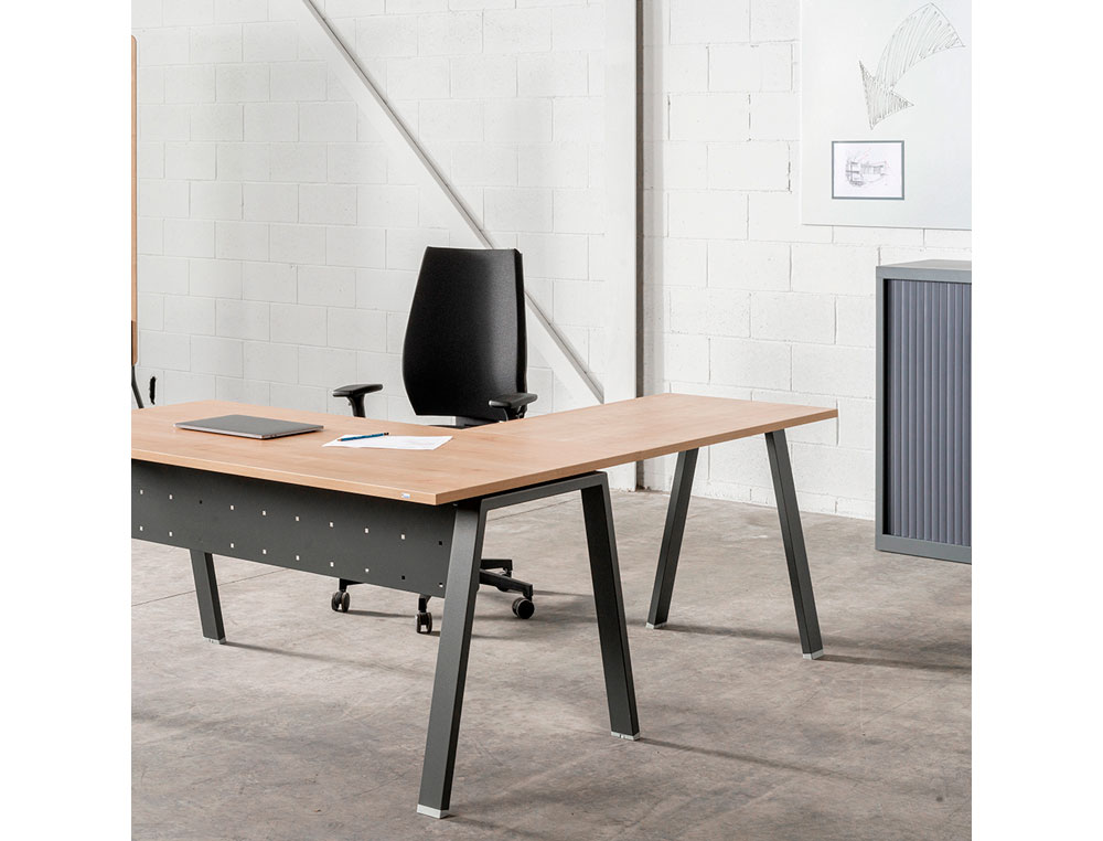 CADEIRA DE DIRECAO ROCADA BRACOS REGULAVEIS BASE POLIMERO MECANISMO SINCRO ESTRUTURA PRETA TECIDO AZUL 660X660X1180 MM