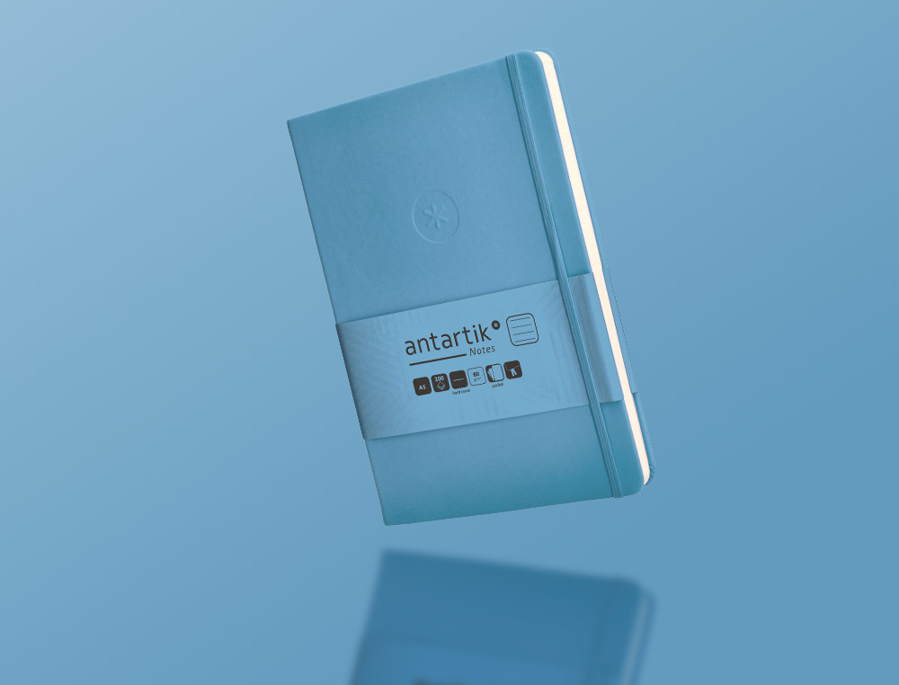 CADERNO COM ELASTICO ANTARTIK NOTES CAPA DURA A5 PAUTADO AZUL CLARO 100 FOLHAS 80 GR FSC