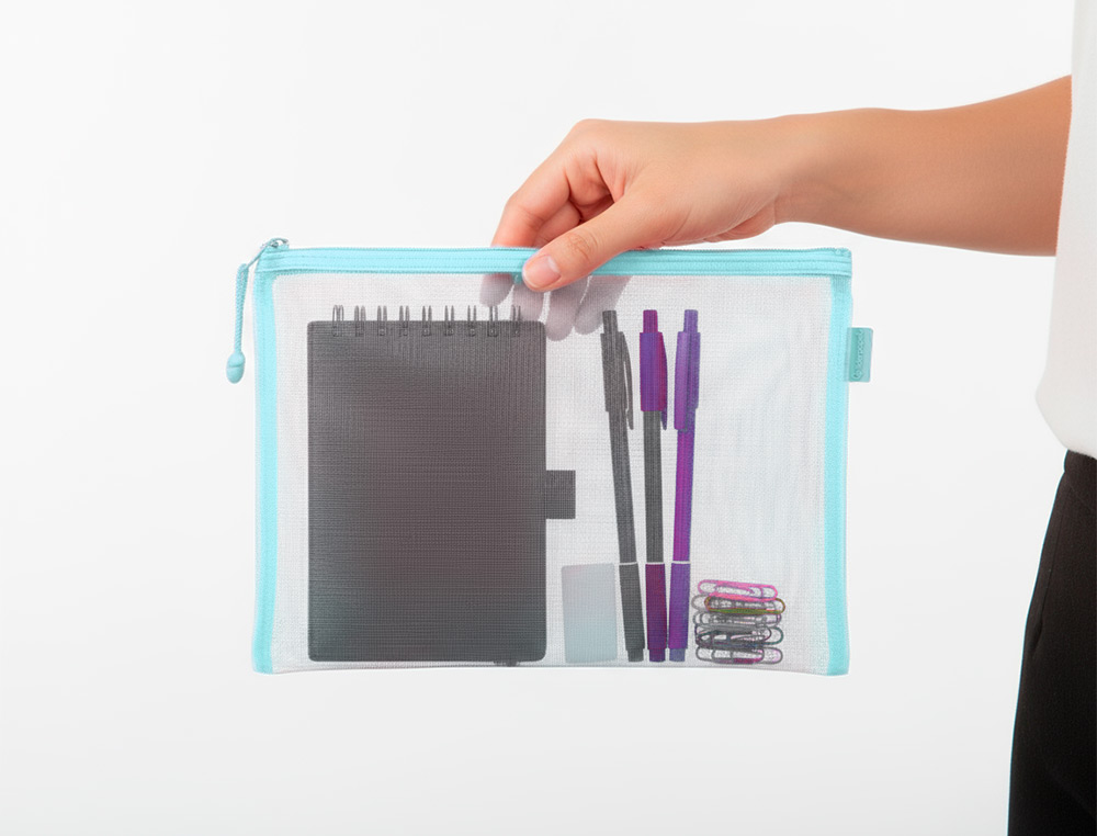 BOLSA COM FECHO DE CORRER LIDERPAPEL POLIESTER TRANSPIRAVEL MULTIUSOS DIN A5 AZUL PASTEL