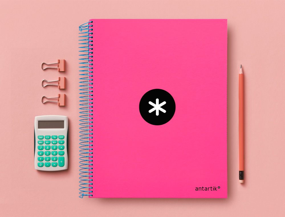 CADERNO ESPIRAL DIN A4 ANTARTIK CAPA FORRADA 120 F 100 GR QUADRICULA 5 MM 5 BANDAS DE CORES COR ROSA F.