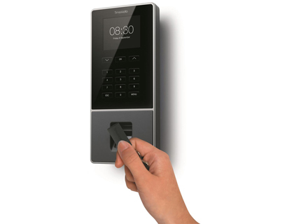 CONTROLADOR DE PRESENCA SAFESCAN TM-626 COM CODIGO PIN CARTAO RFID OU IMPRESSAO DIGITAL ATE 200 USUARIOS CONEXAO INTERNE